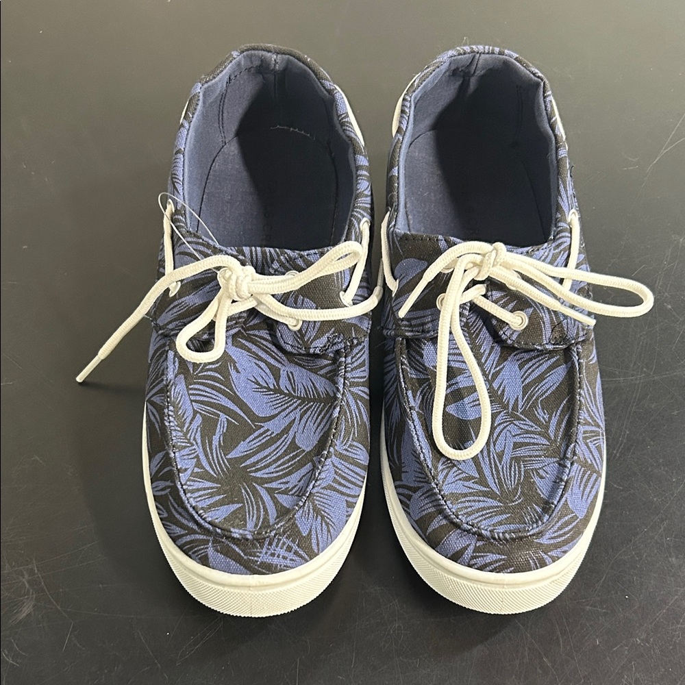 Falls Creek‎ Kids Sneakers - Black and Blue Leaf Design
